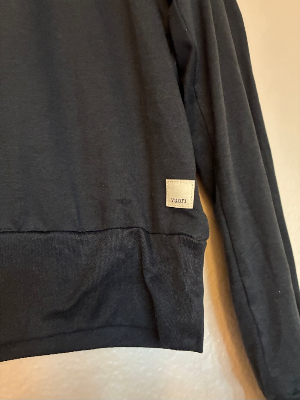 Vuori Black Crewneck Pullover Sweatshirt Logo Stretch Raglan Long Sleeve S Comfy - Picture 2 of 9